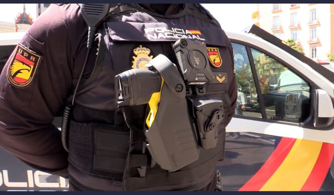 Pistolas táser para los policías y guardias civiles encargados de patrullar
